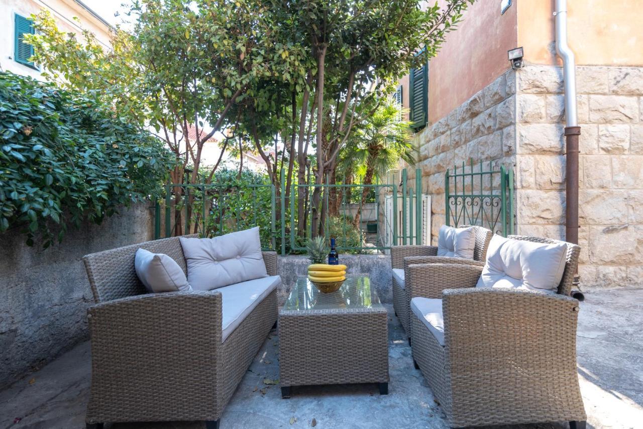Palm Garden Apartment In Center With Big Terrace سبليت المظهر الخارجي الصورة